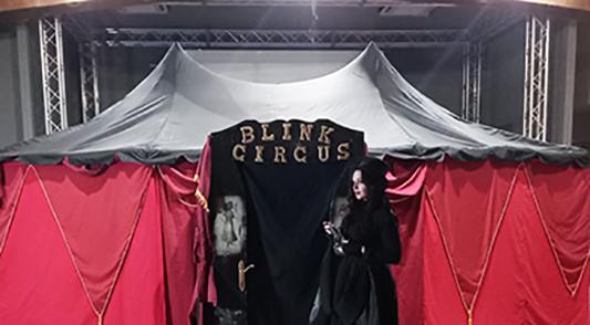 Teatro fotografico Blink Circus un’installazione d’arte/teatro viaggiante