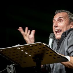 “Gola e altri pezzi brevi”: Valerio Aprea interpreta i monologhi di Mattia Torre