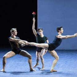 La metamorfosi dei ballerini della Scala che esplorano i nuovi universi coreografici di Dawson, Duato, Kratz e Kylian.