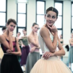 La nuova Coppelia di Alexei Ratmansky inaugura la stagione di Balletto 2023/24  del Teatro alla Scala
